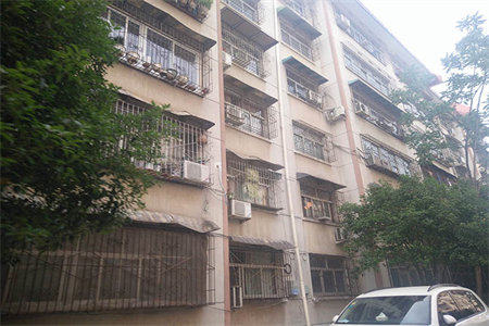 龙都泰润家园3室2厅2卫107万137.5m2出售带车位附房